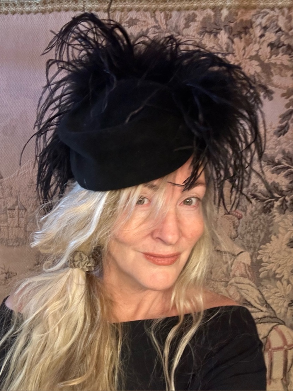 Darling vintage 1950’s Black ladies cocktail hat with plush ostrich feathers